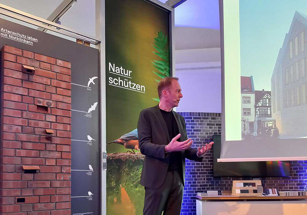 Lecture on the town hall with library in Brühl